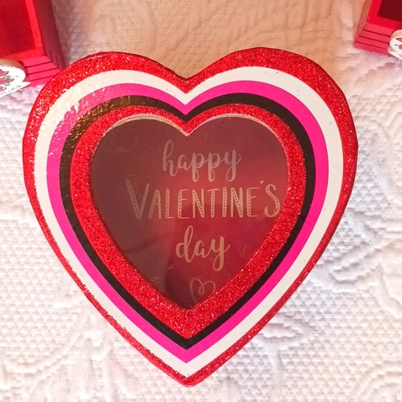 New Valentine's Day gift items - Picture 3 of 4